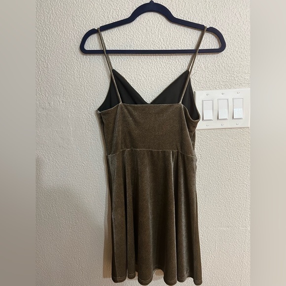 The East Order Copper Green Mini Dress - Picture 3 of 4